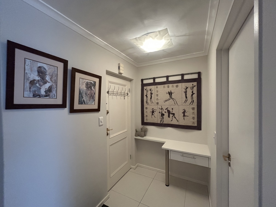 To Let 2 Bedroom Property for Rent in Big Bay Western Cape